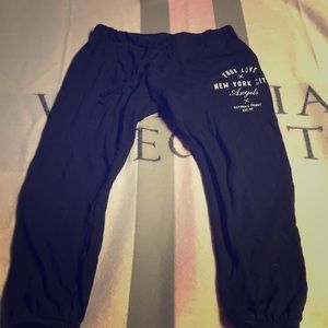 VICTORIA SECRETS MEDIUM PANTS